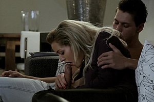 欧美裸体tickling免费